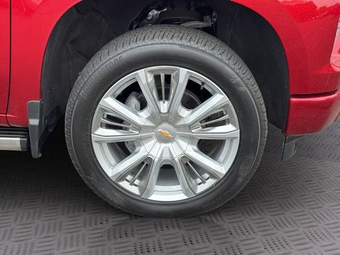 Certified 2025 Chevrolet Silverado 1500 High Country w/ High Country Premium Package AWD/4WD image 28
