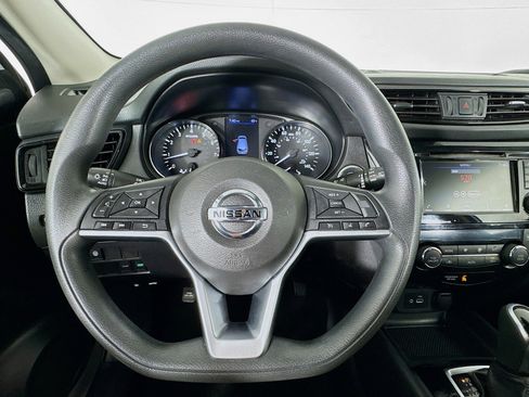 Used 2020 Nissan Rogue Sport SV image 11