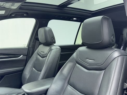 Used 2020 Cadillac XT6 Premium Luxury image 34
