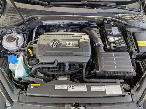 Used 2019 Volkswagen Golf 4-Door image 22