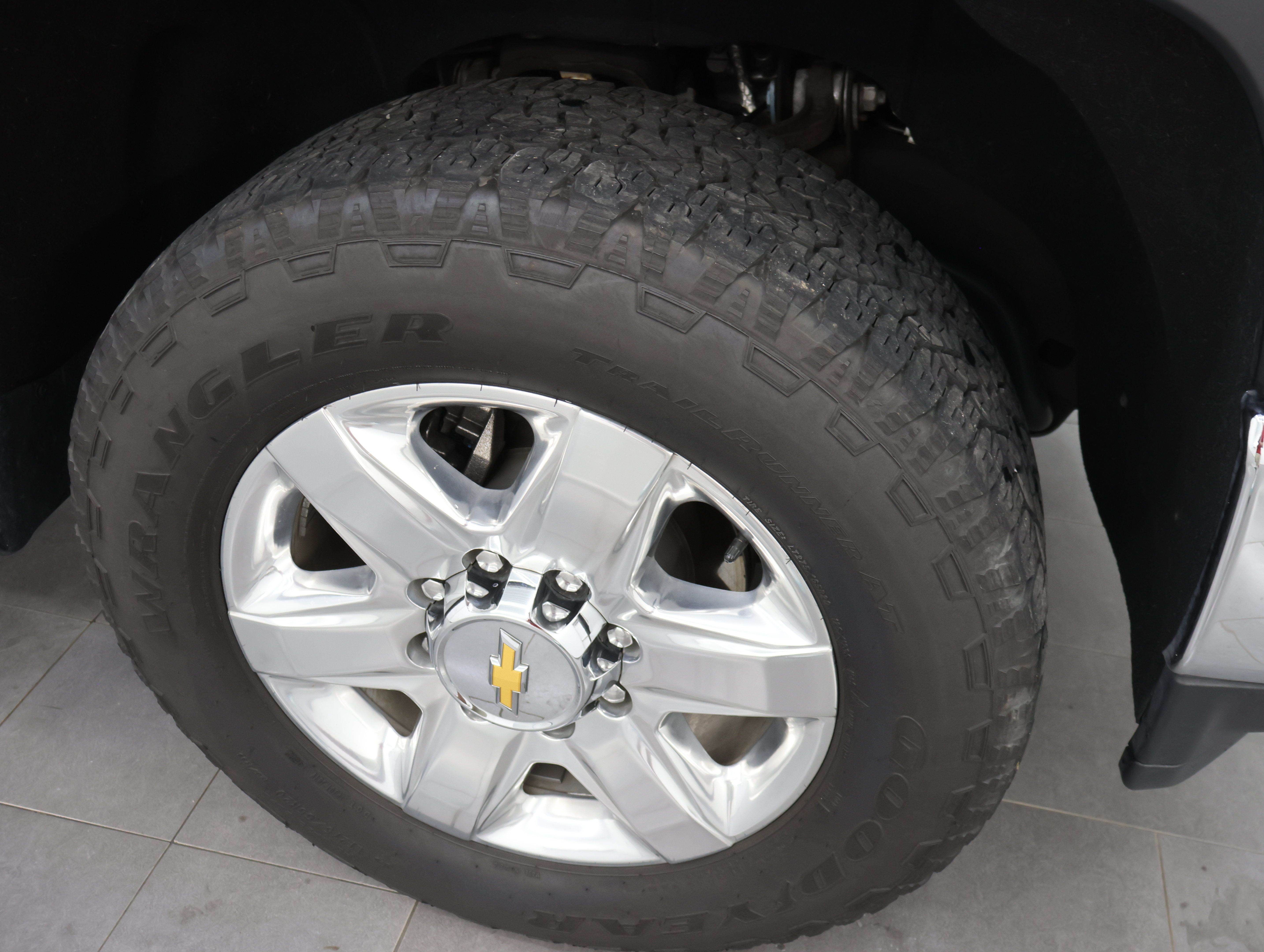 Used 2023 Chevrolet Silverado 2500 LTZ w/ Gooseneck/5TH Wheel Package AWD/4WD image 3