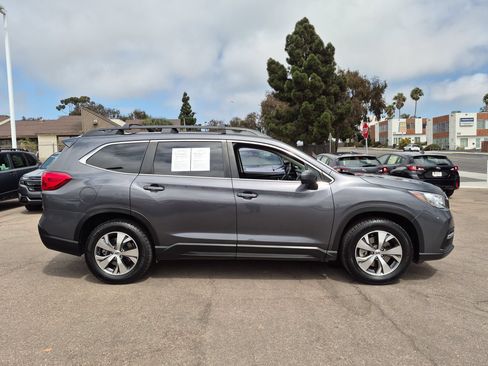 Certified 2022 Subaru Ascent Premium w/ Convenience Package AWD/4WD image 5