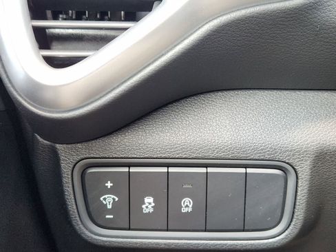 Used 2025 Kia Soul LX w/ LX Technology Package FWD image 21
