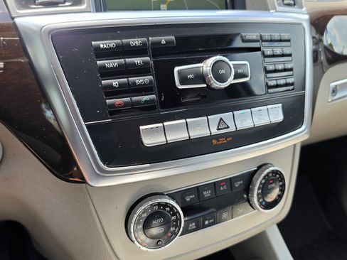 Used 2015 Mercedes-Benz GL 450 4MATIC w/ Appearance Package image 35