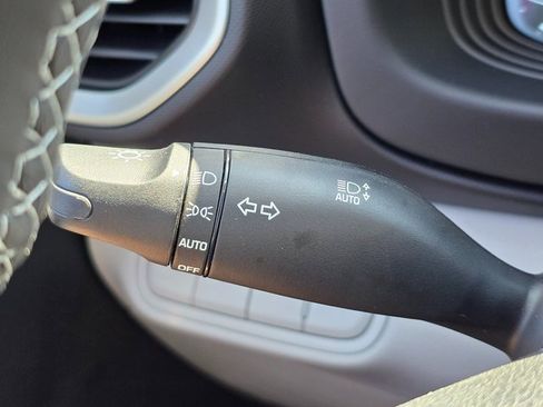 New 2025 Hyundai Venue SEL image 34