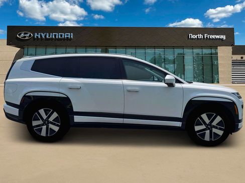 New 2026 Hyundai Ioniq 9 SEL image 9