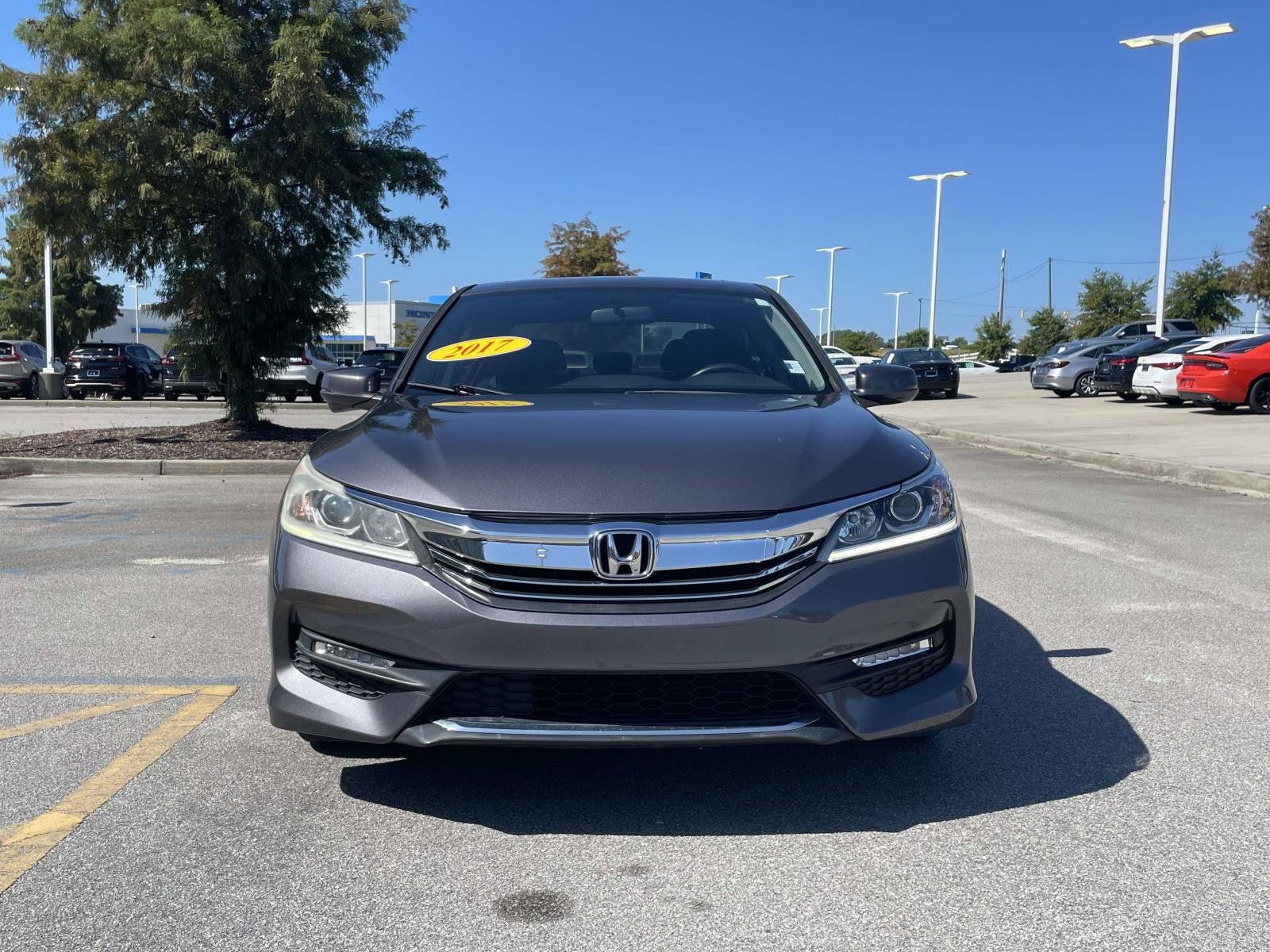 Used 2017 Honda Accord EX image 2