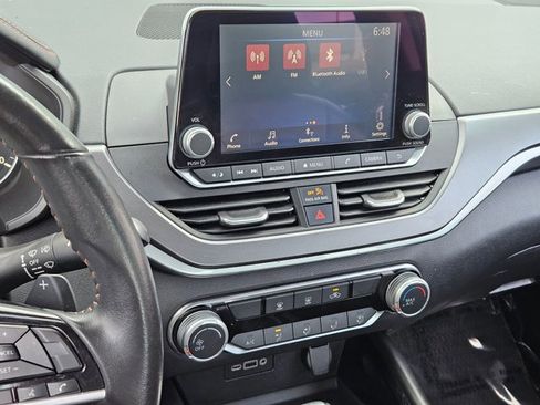 Used 2024 Nissan Altima 2.5 SR FWD image 13