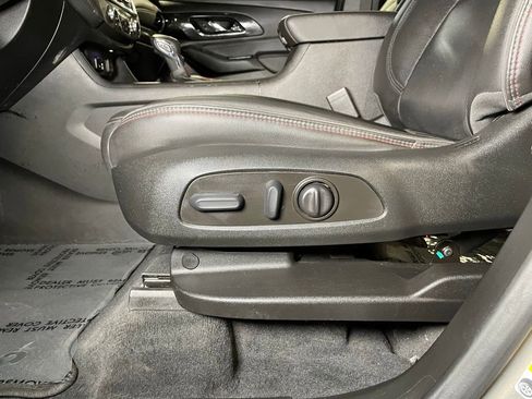 Used 2023 Chevrolet Traverse RS image 24