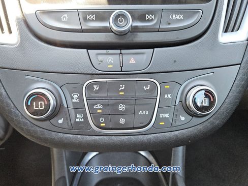 Used 2025 Chevrolet Malibu LT FWD image 17