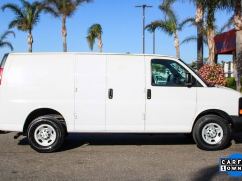 Used 2016 Chevrolet Express 2500 image 11