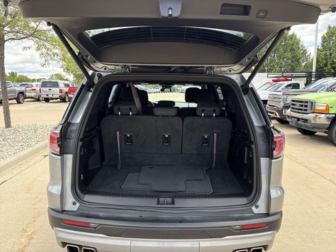 Used 2025 GMC Acadia Elevation FWD image 15