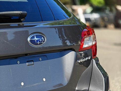 Used 2018 Subaru Outback 2.5i Limited AWD/4WD image 8