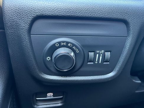 New 2025 Jeep Grand Cherokee Laredo image 12