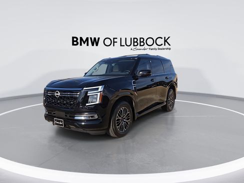 Used 2025 Nissan Armada Platinum RWD image 3