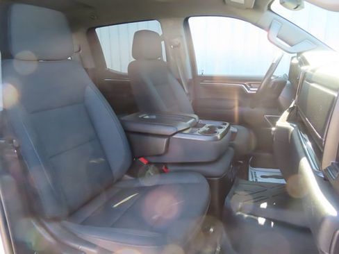 Used 2022 Chevrolet Silverado 1500 LT w/ Convenience Package II image 25