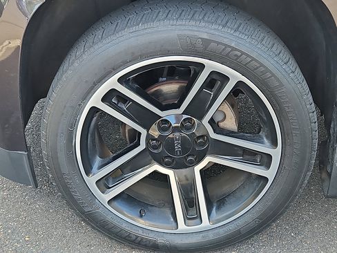 Used 2018 GMC Yukon Denali AWD/4WD image 4