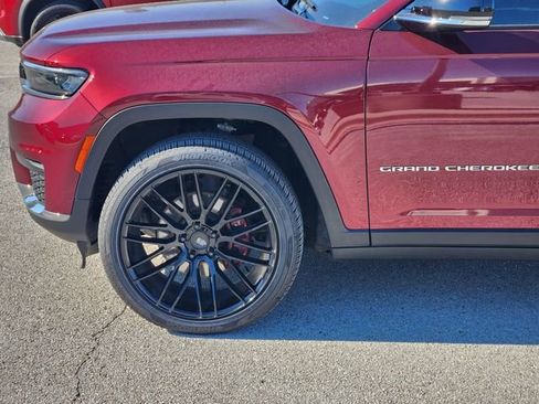 Used 2022 Jeep Grand Cherokee L Limited image 5