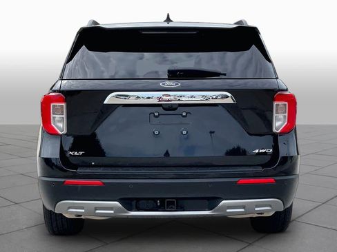 Used 2023 Ford Explorer XLT w/ Equipment Group 202A AWD/4WD image 5