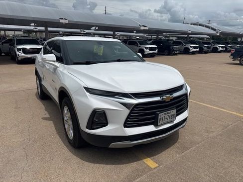 Used 2020 Chevrolet Blazer LT FWD image 2