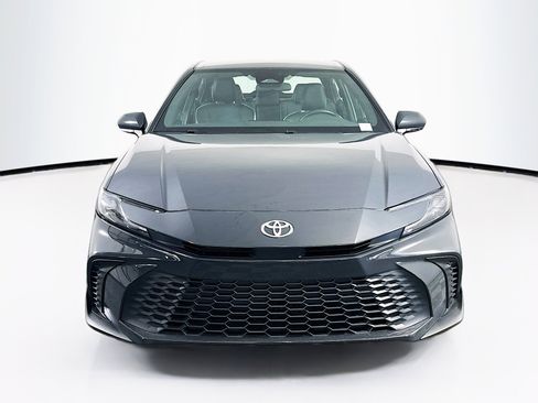 Used 2025 Toyota Camry SE image 2