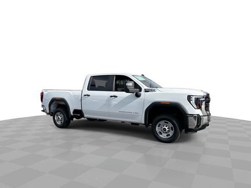 Used 2024 GMC Sierra 2500 Pro w/ Convenience Package image 3