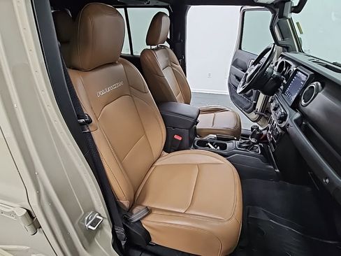 Used 2022 Jeep Gladiator Rubicon w/ Cold Weather Group image 37