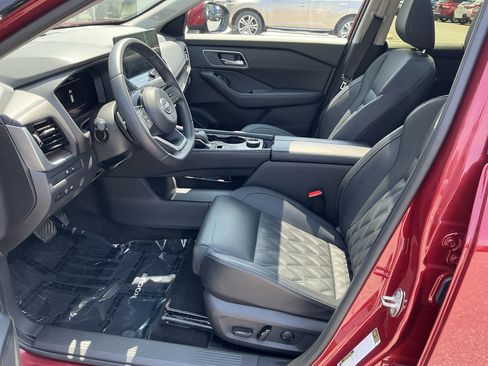 Used 2024 Nissan Rogue Platinum w/ Platinum Premium Package AWD/4WD image 10