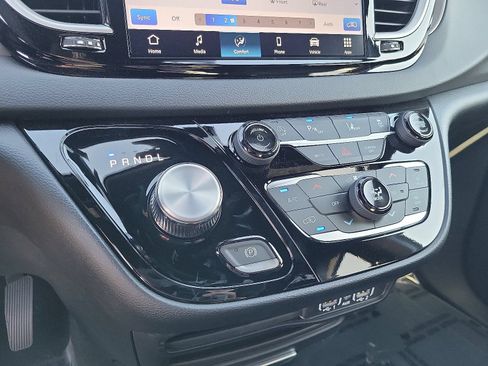 New 2025 Chrysler Voyager LX FWD image 10