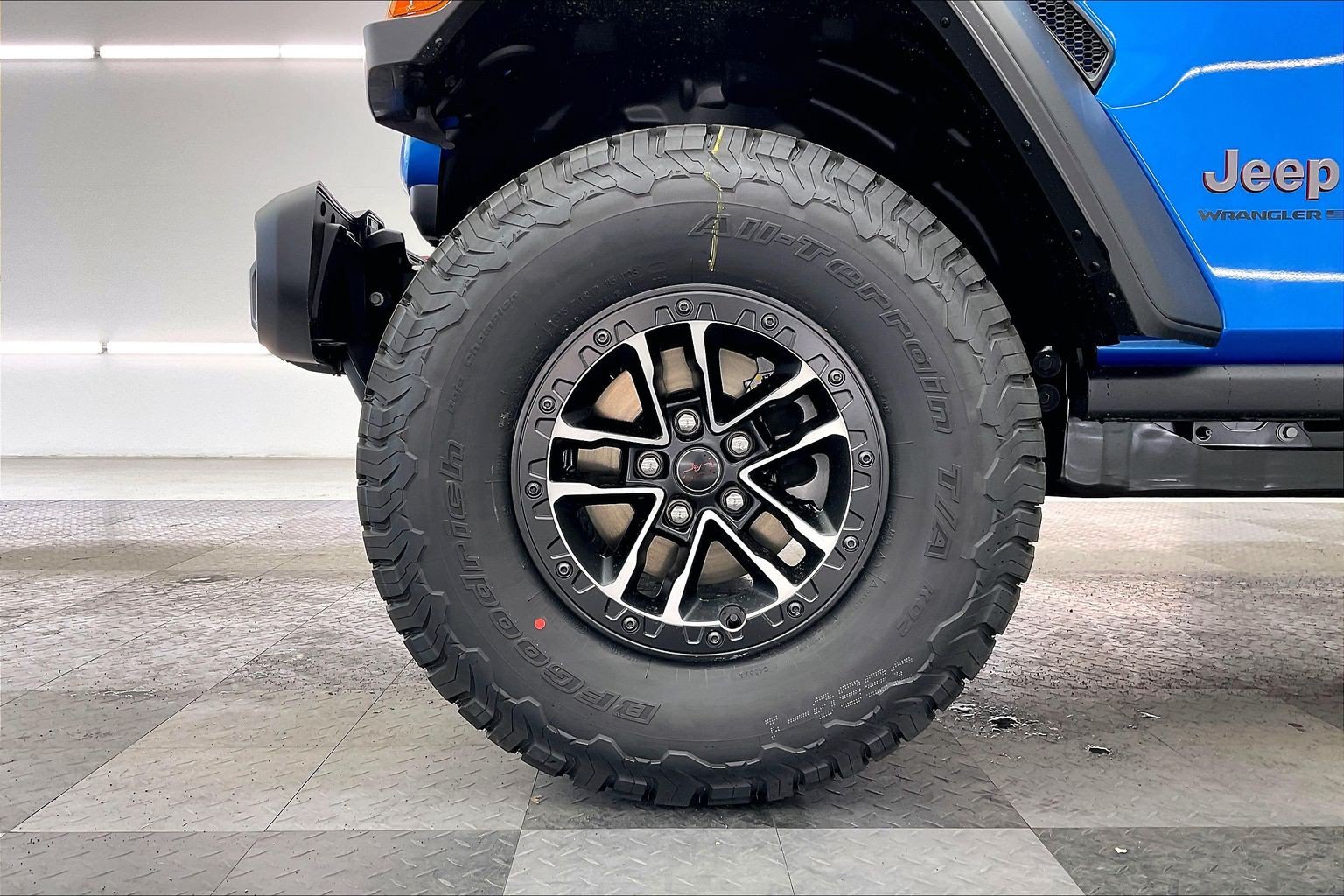 New 2026 Jeep Wrangler Unlimited Rubicon w/ Xtreme 35 Tire Package AWD/4WD image 14