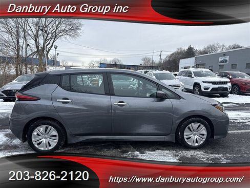 Used 2024 Nissan Leaf S image 7