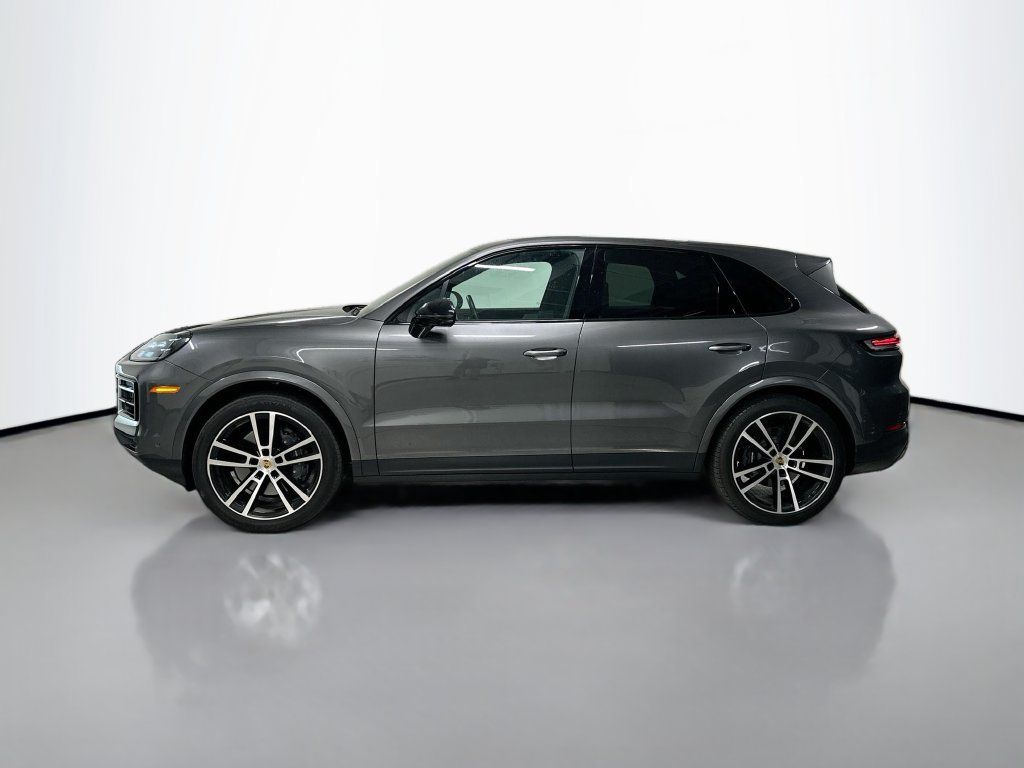 Certified 2024 Porsche Cayenne AWD/4WD image 2