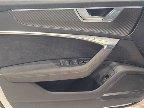 Used 2025 Audi RS 6 performance image 33