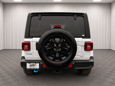Used 2023 Jeep Wrangler Unlimited Sahara AWD/4WD image 4