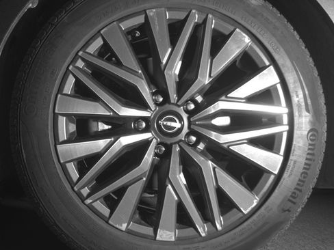 Used 2025 Nissan Altima 2.5 SV FWD image 12