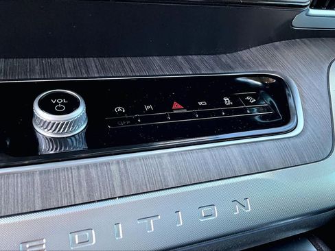 Certified 2025 Ford Expedition Platinum w/ Platinum Ultimate Package image 20