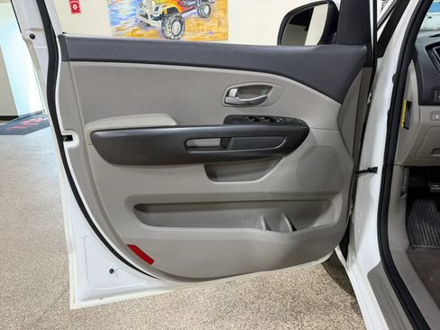 Used 2016 Kia Sedona LX FWD image 14