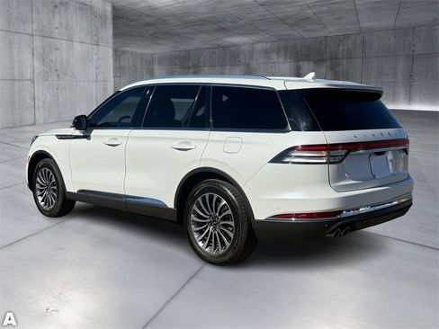 Used 2020 Lincoln Aviator Reserve w/ Equipment Group 201A image 4