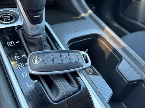 Used 2025 Nissan Sentra SV FWD image 21