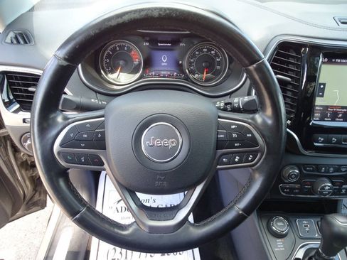 Used 2019 Jeep Cherokee 4WD Limited w/ Luxury Group w/ Luxury Group image 19