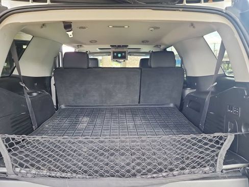 Used 2019 GMC Yukon SLT w/ Open Road Package AWD/4WD image 23