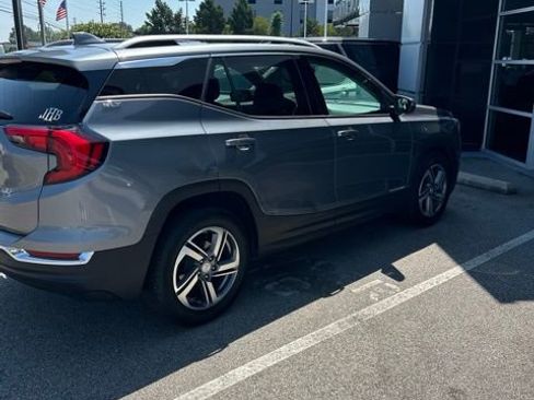 Used 2021 GMC Terrain SLT FWD image 4