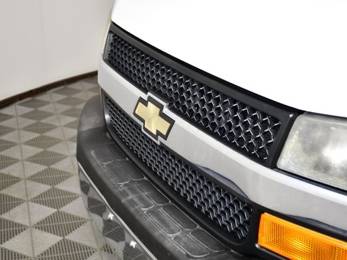 Used 2013 Chevrolet Express 3500 LT w/ LT Preferred Equipment Group RWD image 11