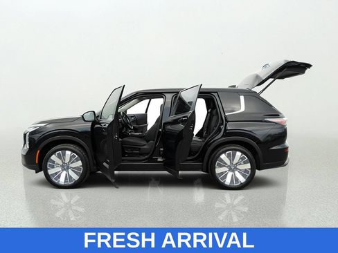 Used 2025 Mitsubishi Outlander SE AWD/4WD image 12
