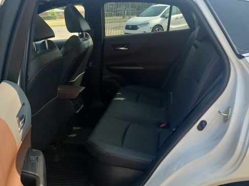 Used 2024 Toyota Venza AWD/4WD image 24