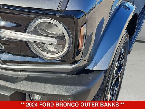 Used 2024 Ford Bronco Outer Banks AWD/4WD image 10