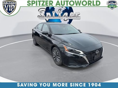 Used 2024 Nissan Altima 2.5 SV FWD image 2