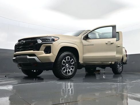 Used 2023 Chevrolet Colorado Z71 w/ Z71 Convenience Package 2 AWD/4WD image 31