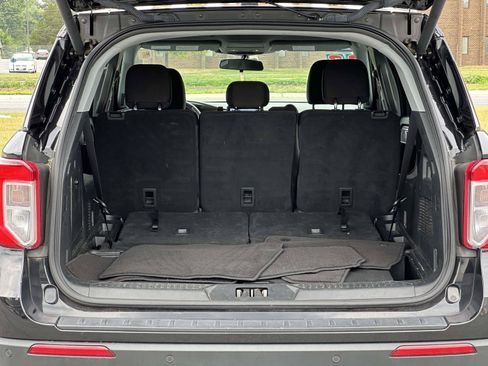 Certified 2023 Ford Explorer XLT RWD image 12
