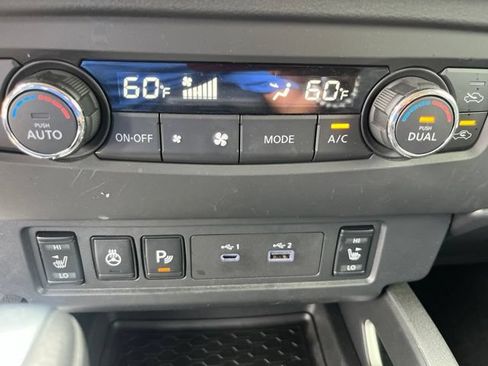 Certified 2025 Nissan Frontier SV w/ SV Convenience Package RWD image 18
